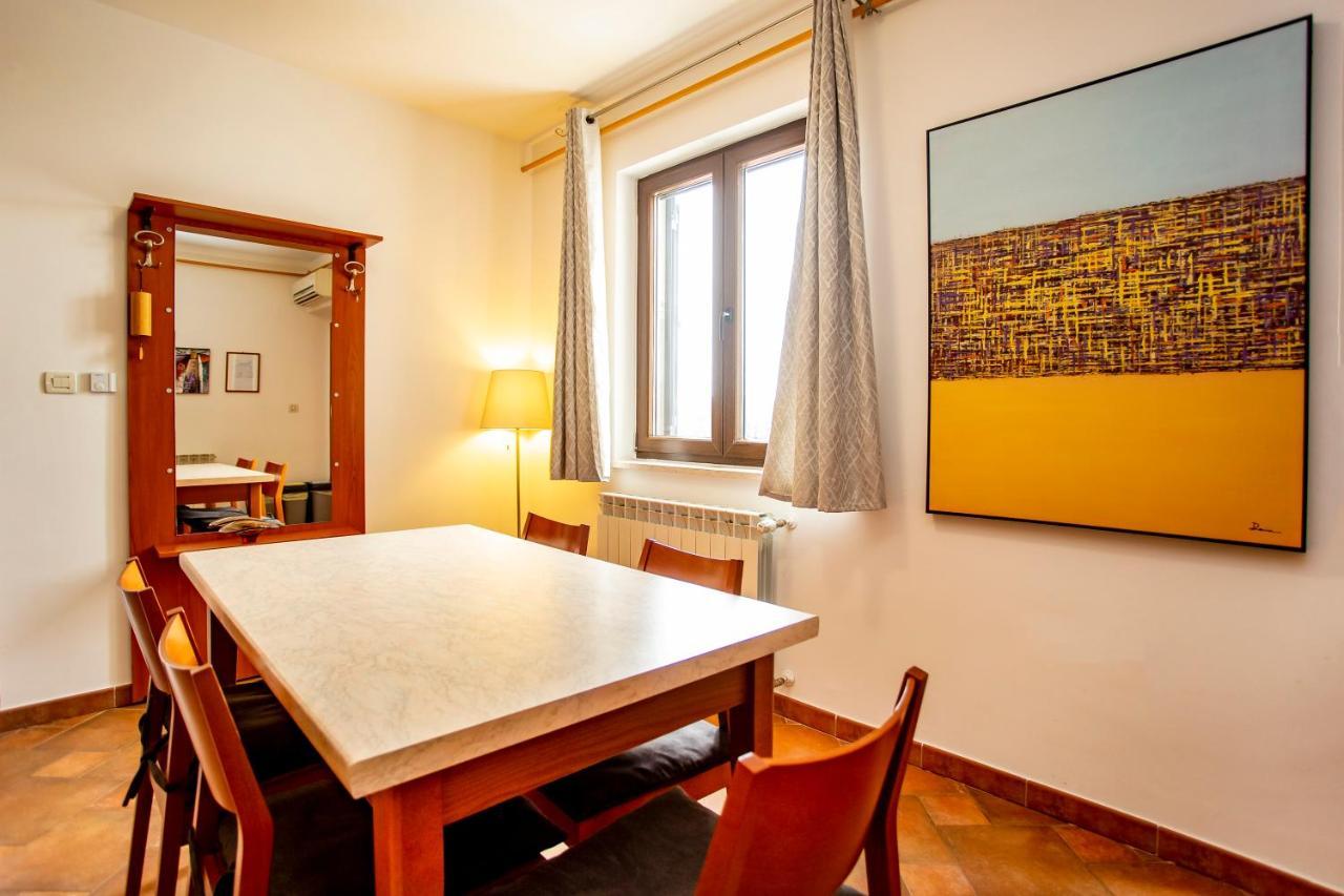 Maller Apartman